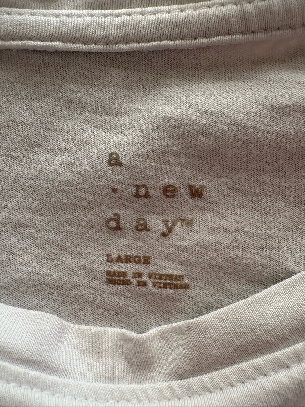 A new day sleeveless tee in white size 10
100% cotton